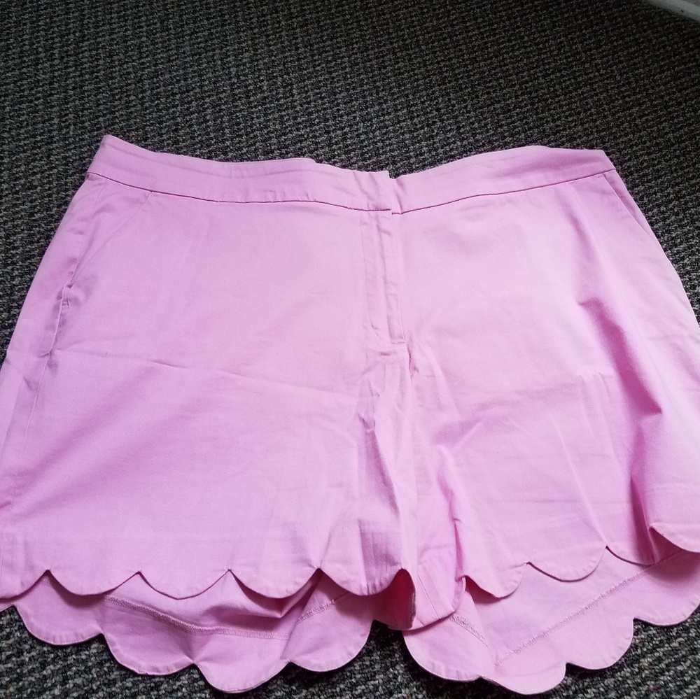 Crown and ivy light pink scalloped shorts